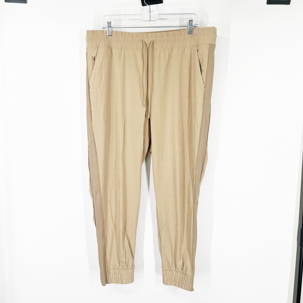 Athleta Brooklyn Textured Joggers in Tan Windowpane Plaid